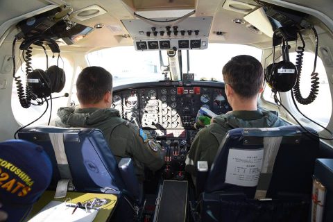 フィリピン海軍操縦士の飛行訓練 at 海上自衛隊 徳島教育航空群
