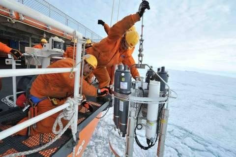 第５８次南極地域観測協力（しらせ）の様子、海洋観測、氷上調査