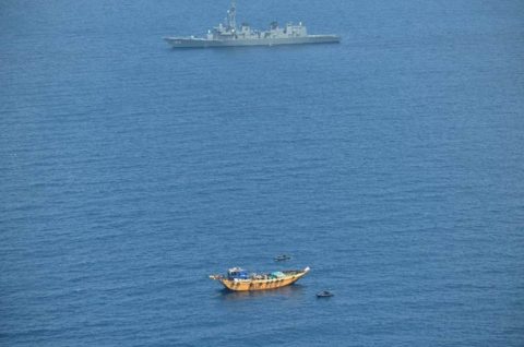 派遣海賊対処行動水上部隊（２６次隊）燃料不足船舶からの支援要請