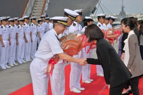近海練習航海（練習艦隊）沖縄寄港時の様子 平成２９年・幹部候補生