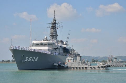 近海練習航海（練習艦隊）沖縄寄港時の様子 平成２９年・幹部候補生