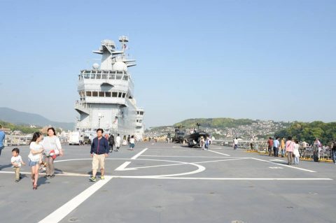 フランス海軍強襲揚陸艦ミストラル 佐世保基地に寄港 一般公開
